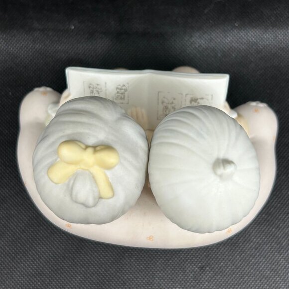 Precious Moments "Precious Memories" figurine - Picture 3 of 4